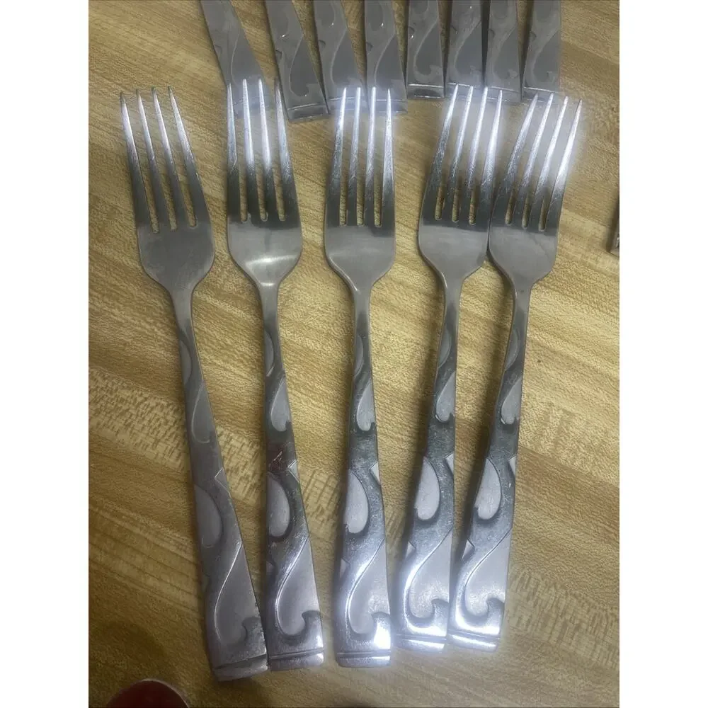 39 Pieces Oneida Tuscany Stainless Silverware Flatware Set Knife Spoon Fork